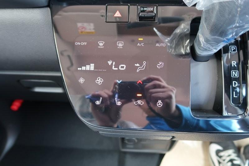 ハンドルのスイッチで簡単なオーディオ操作可能