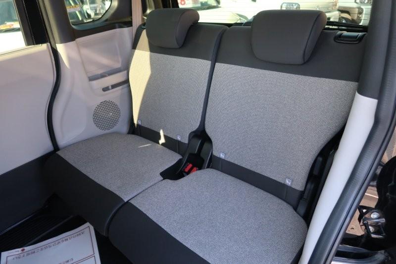 後席もゆったり乗れる室内空間