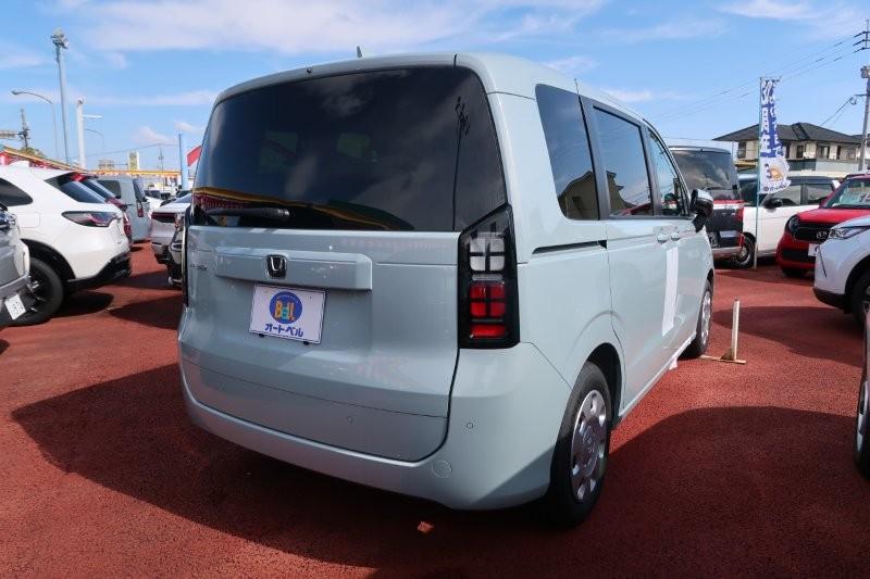 パーキングセンサーで障害物をお知らせ