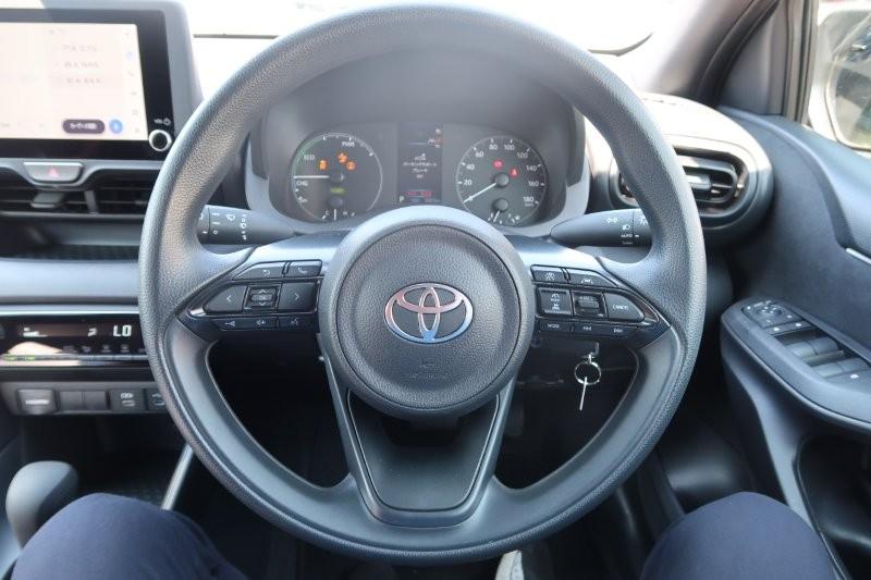 ハンドルのスイッチで簡単なオーディオ操作可能