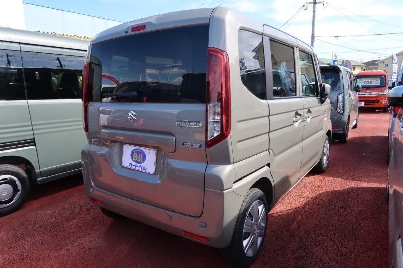 パーキングセンサーで障害物をお知らせ