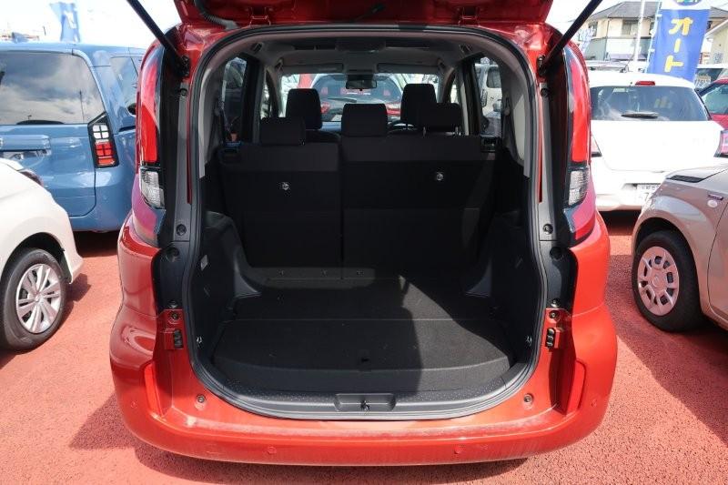 荷物もたくさん積めるラゲッジスペース　　　T.O