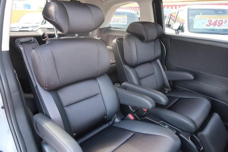 後席もゆったり乗れる室内空間