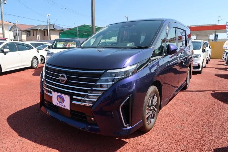 オートベルの中古車ニッサン セレナ２０００ ﾊｲｳｪｲｽﾀｰVｾﾚｸｼｮﾝ(9ｲﾝﾁﾅﾋﾞ)