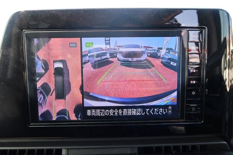 上から見たようなモニターで駐車をアシスト