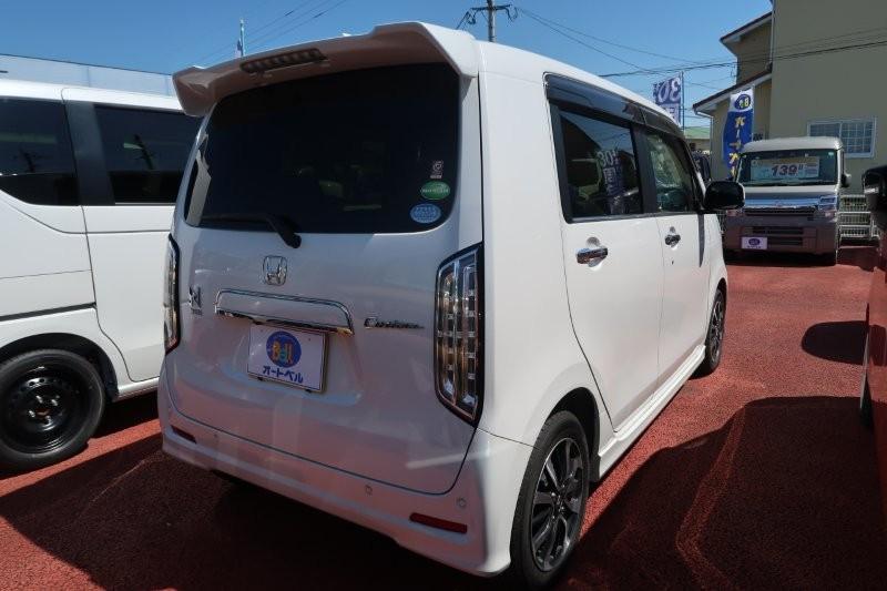 パーキングセンサーで障害物をお知らせ