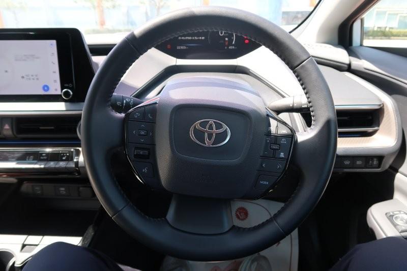 ハンドルのスイッチで簡単なオーディオ操作可能