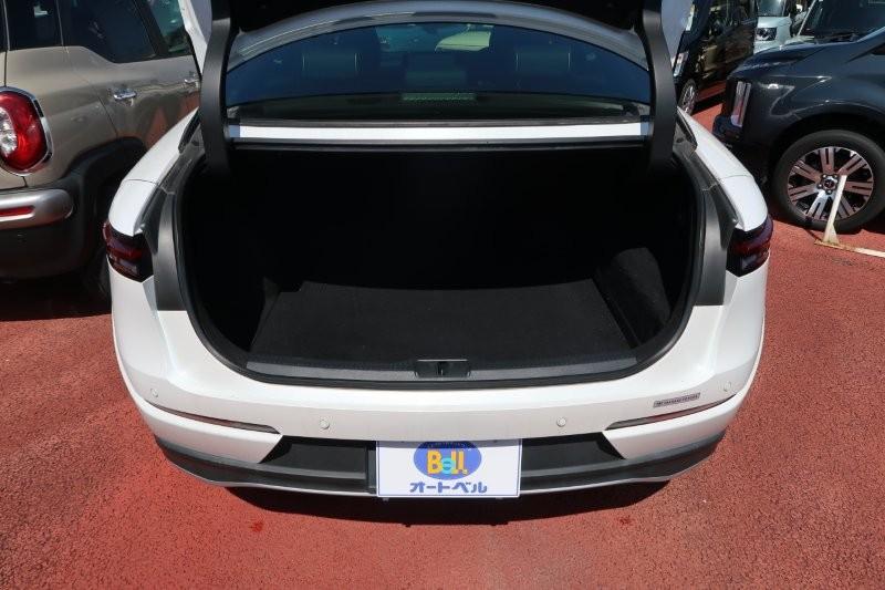 荷物もたくさん積めるトランクルーム　　　T.O