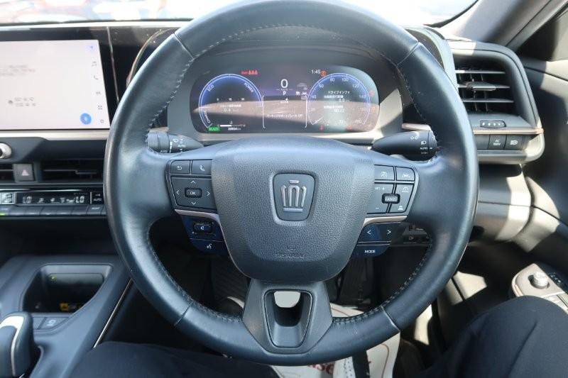 ハンドルのスイッチで簡単なオーディオ操作可能