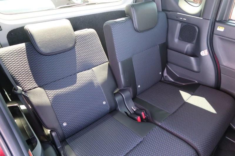 後席もゆったり乗れる室内空間