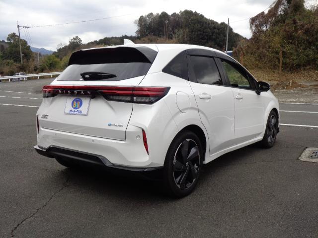 フロント＆バックソナー　アラウンドビューモニター　アルミホイール　ボディカラー・ピュアホワイトパール