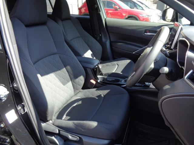 運転席6ウェイマニュアルシート（前後スライド＋リクライニング＋シート上下アジャスター）ファブリックシート表皮