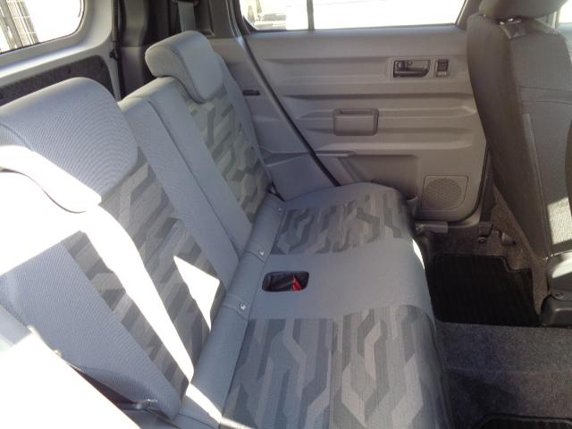 ５：５分割可倒式リヤシート