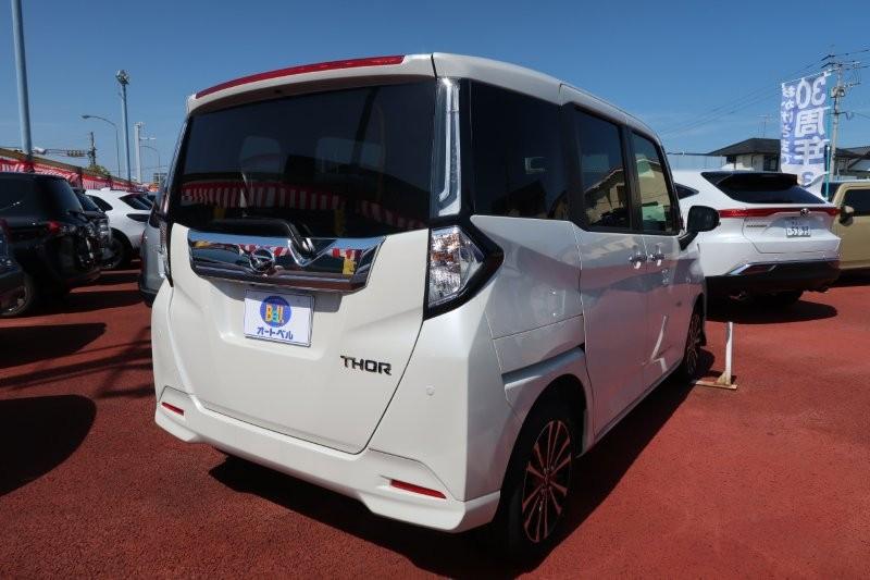 コーナーセンサーで障害物をお知らせ