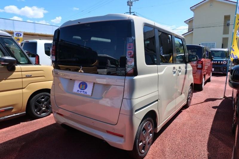 コーナーセンサーで障害物をお知らせ