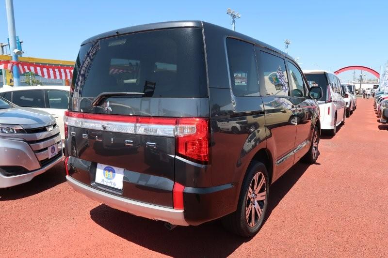 WLTCモード燃費：12.6㎞/ﾘｯﾄﾙ