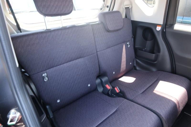 後席もゆったり乗れる室内空間