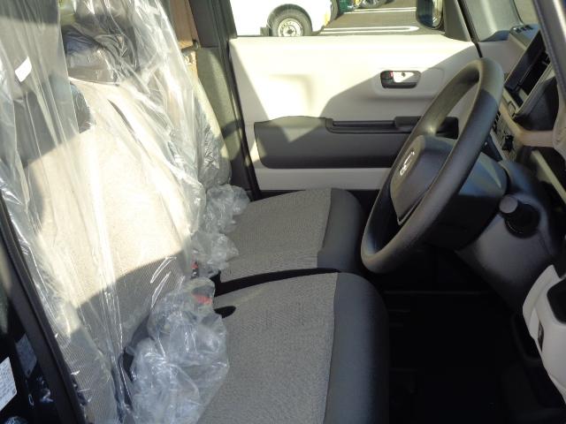 フロントベンチシート　運転席シートリフター付