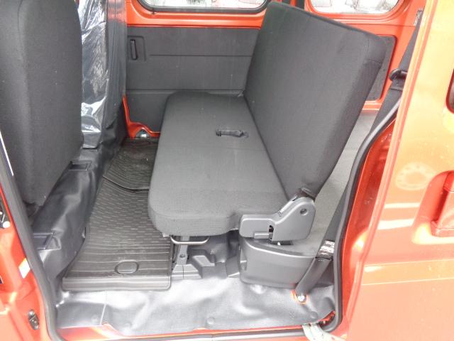 一体可倒式リヤシート