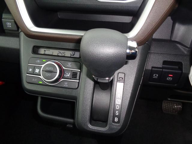 フルオートエアコン　電動パーキングブレーキ