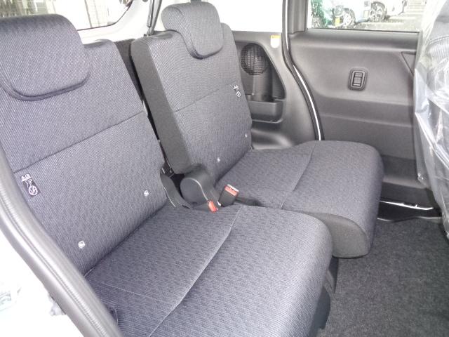 ５：５分割可倒式スライドリヤシート