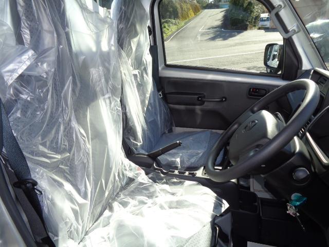 ヘッドレスト一体型塩ビシート　運転席前後シートスライド付