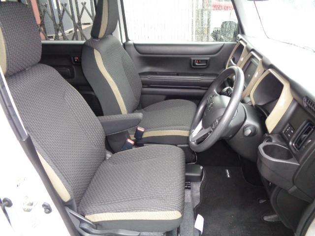 運転席シートリフター付　アームレスト付