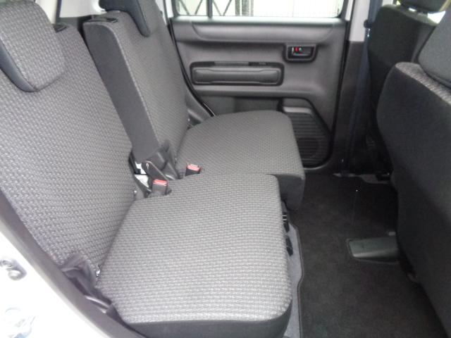 ５：５分割可倒式スライドリヤシート