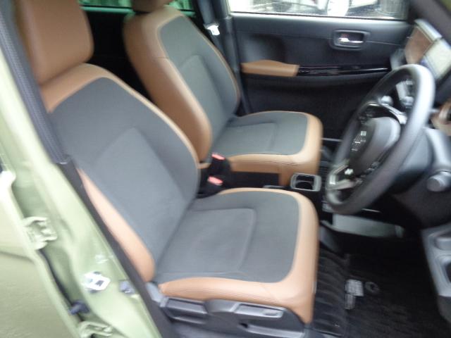 運転席シートリフター付