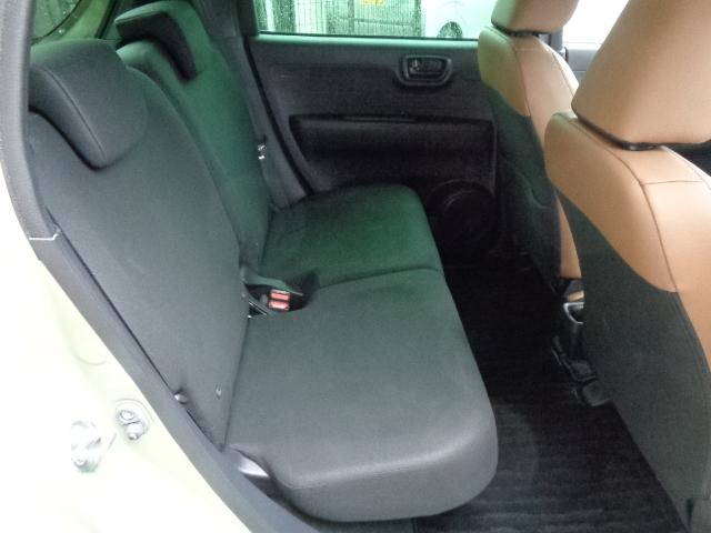 ５：５分割リアシート　チップアップ機構付