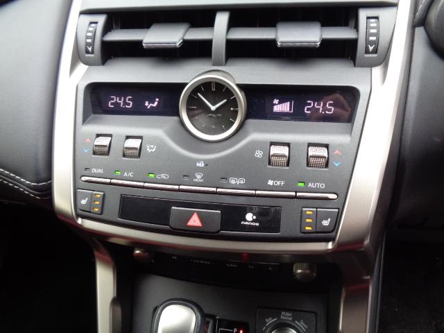 左右独立温度コントロールオートエアコン　運転席・助手席シートヒーター