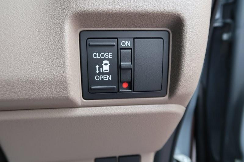 電動スライドドア