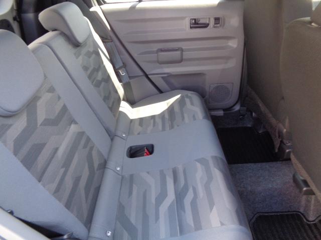 ５：５分割可倒式リヤシート