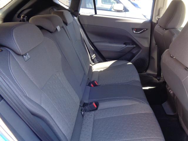 ６：４分割可倒式リヤシート