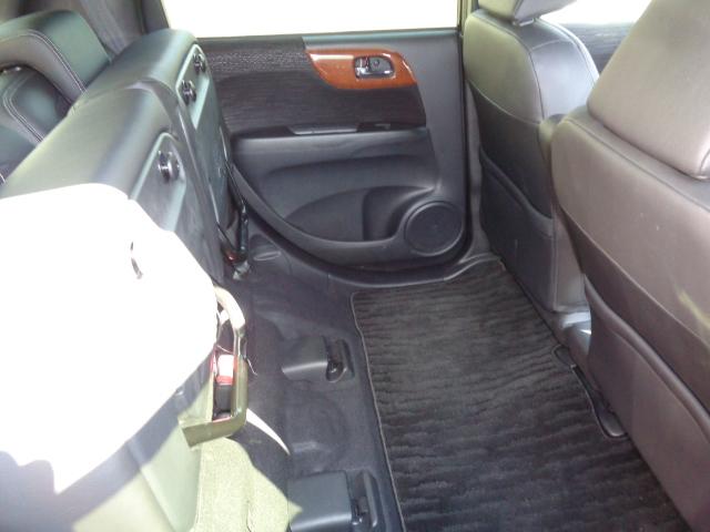 リアシートチップアップ状態