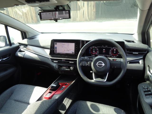 革巻ステアリング　フルオートエアコン　インテリジェントルームミラー