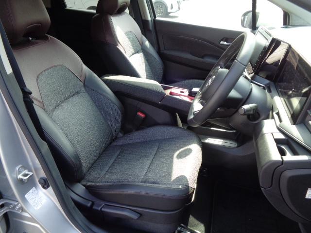 運転席シートリフター付