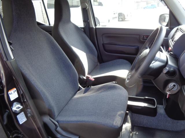 ヘッドレスト一体型フロントシート