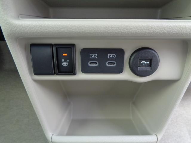 運転席シートヒーター　ＵＳＢ電源ソケット（TYPE-A　TYPE-C）