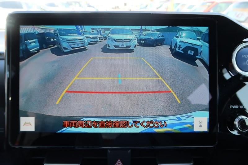 バックモニターで駐車をアシスト