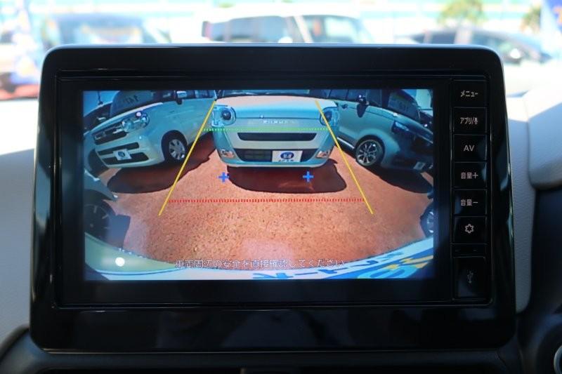 バックモニターで駐車をアシスト