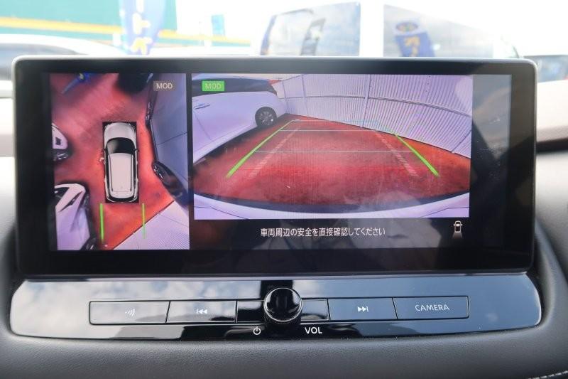 上から見たようなモニターで駐車をアシスト