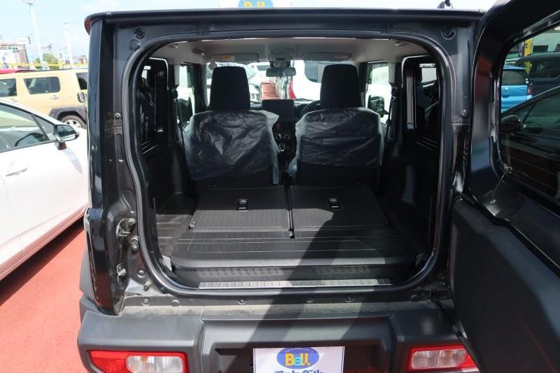 乗せる荷物に合わせてシートアレンジ可能　　　T.O
