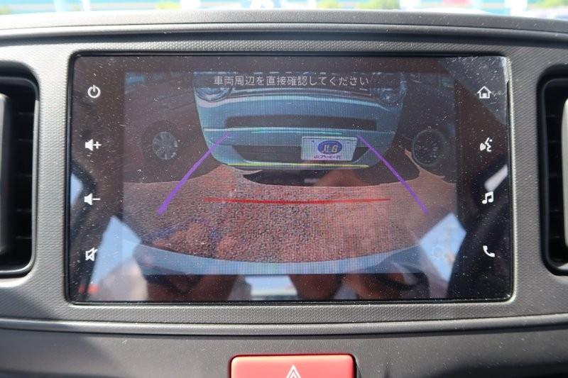 バックモニターで駐車をアシスト