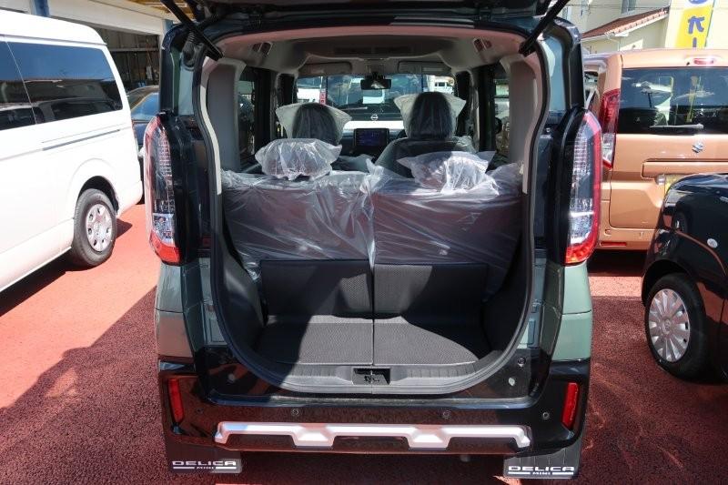 乗せる荷物に合わせてシートアレンジ可能　　　T.O