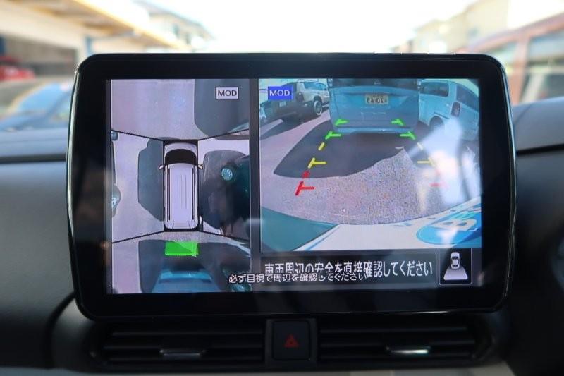 上から見たようなモニターで駐車をアシスト