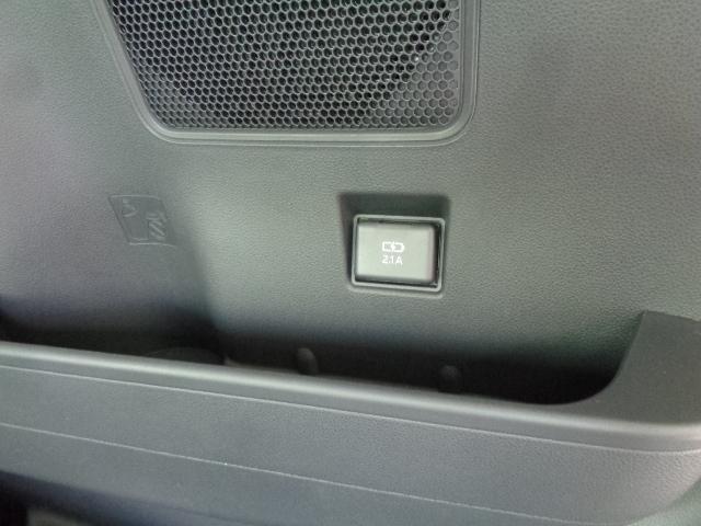 後席用ＵＳＢ充電ソケット　　　　　Ｙ