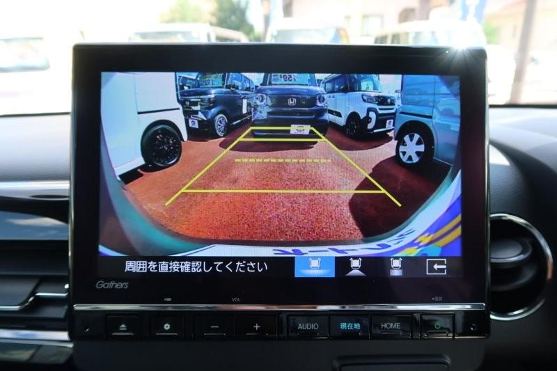 バックモニターで駐車をアシスト