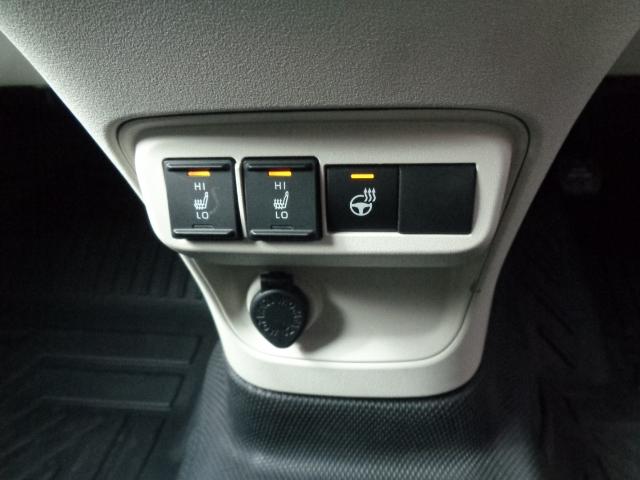 運転席＆助手席シートヒーター　ステアリングヒーター
